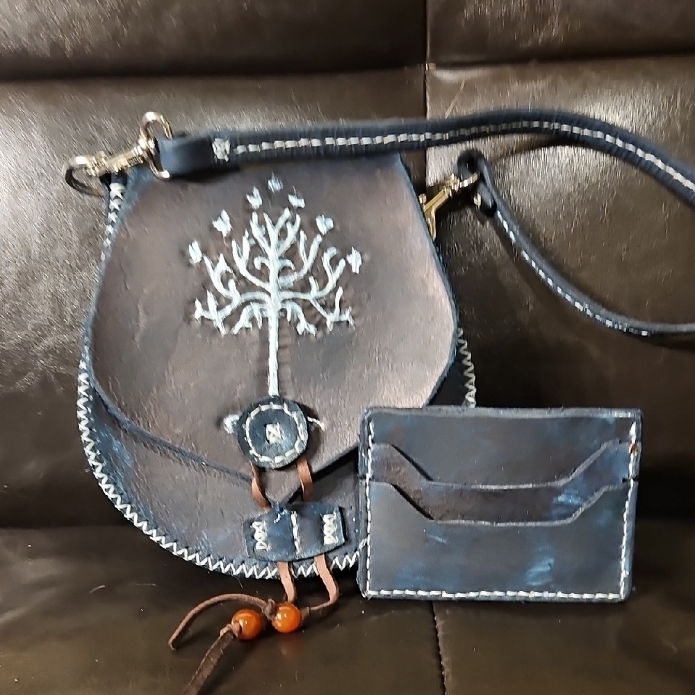 Lord the Rings Minas Tirith Leather Bag - Picture 4 of 6